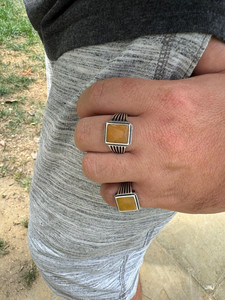 Anillos de Hombre con Gema de Ámbar Vintage, Engaste Cuadrado, Aleación Plateada Antigua, Estilo Geométrico, Uso Diario, Regalo - Product Image 2