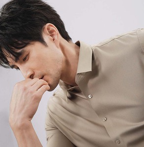 Chemises décontractées respirantes pour hommes, coupe confortable et décontractée, imprimé rayé, Kemeja Pria Lengan Panjang pour le travail - Product Image 4