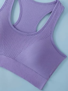 Soutien-gorge de sport sans couture à col rond pour femme |   Haut de sport personnalisé en mesh respirant sur le devant |   Soutien-gorge de sport en polyamide et élasthanne à maintien élevé - Product Image 3