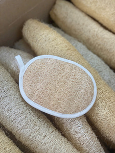 Good Quality Natural Loofah Sponge Wholesale Biodegradable Body Scrubber Sustainable Bath Cleaning Product - Product Image 4