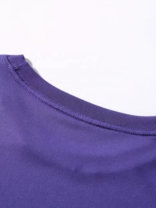 T-shirt violet surdimensionné pour homme à manches doubles avec manches contrastées noires et logo frontal, col rond, manches courtes, en jersey de coton - Product Image 3