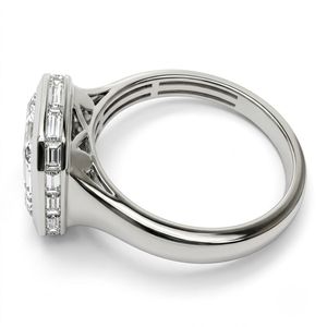 Anillo de Compromiso con Diamante Cultivado en Laboratorio, Corte Esmeralda, 3.35 CTW, Bisel de Platino PT950, Galería de Baguettes Ocultas (Certificado IGI) para Boda - Product Image 3