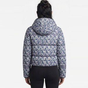 Veste matelassée élégante pour femme, douce et isolante, à capuche, idéale pour le quotidien, les sorties décontractées, les promenades par temps froid et les escapades de week-end - Product Image 2