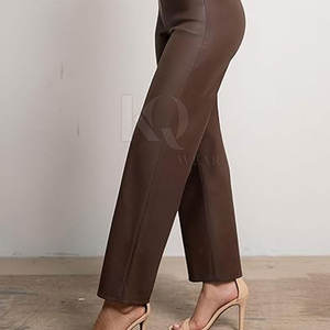 Pantalones de cuero para mujer, de cintura alta y diseño estructurado, para un estilo urbano atrevido y un look elegante para la noche. - Product Image 4