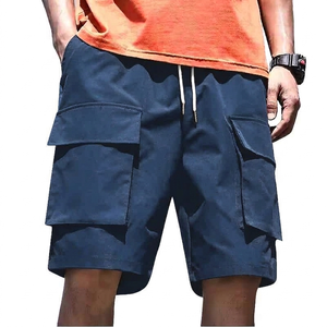 Cintura totalmente elástica con cordones redondos blancos de alta densidad en contraste y puntas metálicas. - Product Image 3