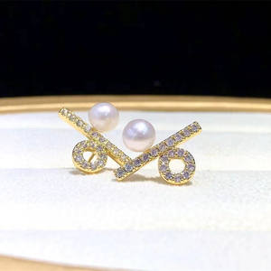 Boucles d'oreilles clous tendance en platine naturelle 18 carats avec perle grise, 11-12 mm, vente en gros du fabricant, cadeau assorti - Product Image 5