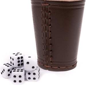 Fabricación de un juego de dados de cuero personalizado con tapa, vaso agitador de cuero marrón para dados. - Product Image 1