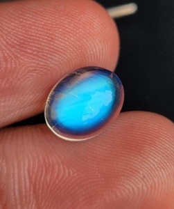 Cabochons ovales en pierre de lune bleue naturelle arc-en-ciel de 6x8, 7x5, 8x10 mm en gros, pierres précieuses lâches de haute qualité A.A.A pour la fabrication de bijoux - Product Image 1