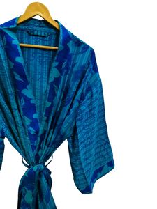 Robe kimono de luxe en soie patchwork, cache-maillot de bain, tenue de nuit, longue robe, kimono indien vintage fait main en soie de sari recyclée - Product Image 3