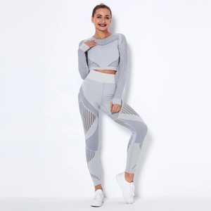 Conjunto de Yoga para Mujer de Diseño Único, Fabricado en Pakistán, para Uso en Exteriores, Poliéster/Nailon - Product Image 4