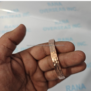 Bracelet magnétique en cuivre martelé à la main, triple aimant thérapeutique pour une meilleure circulation, le soulagement du stress et le bien-être holistique - Product Image 5