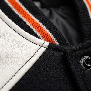 เสื้อแจ็คเก็ตบอมเบอร์สไตล์วาร์ซิตี้ลำลองสำหรับผู้ชายและผู้หญิง - Product Image 3