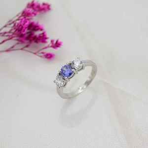 Anillo de compromiso de tres piedras de tanzanita, anillo de plata de ley con piedra preciosa azul, anillo de boda con piedra de nacimiento de diciembre para mujer - Product Image 2
