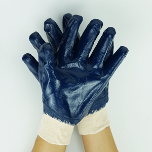 Gants de travail en nitrile durables avec une adhérence fiable, une conception sans silicone qui évacue l'humidité, épaisseur de 10 mil, dotés de matériaux flexibles - Product Image 4
