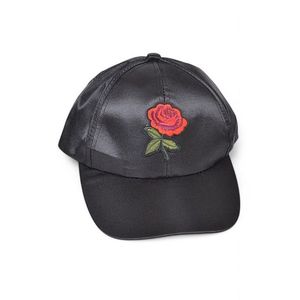 Cappellino da Baseball alla Moda con Ricamo di Rose, Materiale in Raso, Elegante Cappello in Raso con Raffinato Ricamo Floreale - Product Image 1
