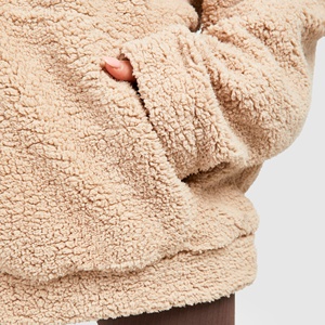 Sweat-shirt à capuche oversize personnalisé pour femme en polaire Teddy, à manches longues, brodé de strass, épais et chaud pour l'hiver - Product Image 5