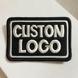 Patch en tissu rectangulaire personnalisé avec logo, en feutre non tissé écologique, brodé et thermocollant - Product Image 1