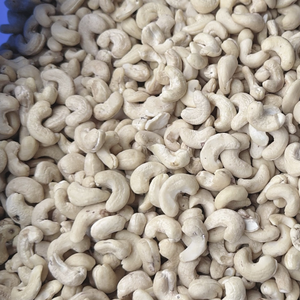 เม็ดมะม่วงหิมพานต์คั่วเวียดนามคุณภาพสูงขายส่ง Ww180 เม็ดมะม่วงหิมพานต์ซานติโก เวียดนาม ส่งออกไปยังเอเชีย ยุโรป และตะวันออกกลาง - Product Image 1