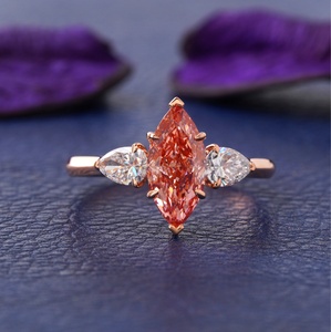 แหวนหมั้นผู้หญิงทองคำโรสโกลด์ 14K ประดับเพชรทรงลูกแพร์และเพชรข้าง ได้รับการรับรองจาก IGI สไตล์หรูหราสำหรับงานแต่งงาน - Product Image 1