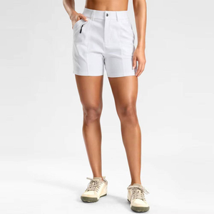 Shorts de golf personnalisés pour femme, 5 pouces, séchage rapide, imperméables, respirants, coupe ajustée, motif vache/camouflage, taille élastique, décontractés, couleur foncée - Product Image 1