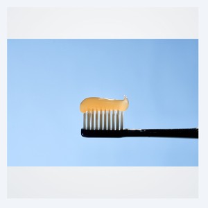 Pasta dental blanqueadora coreana K-Beauty Afield Honeylike, 200g, 5 piezas, hecha en Corea, con miel. - Product Image 4