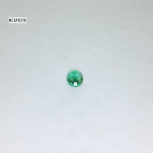 Émeraude ovale zambienne de qualité 3A, pierre précieuse en vrac, 0,58 ct, pierre verte riche, taille 7,00x5,10x3,00 mm, pour la fabrication de bijoux personnalisés - Product Image 3