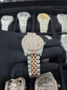 Montres Hip Hop de Luxe Faits Main Entièrement Serties de Diamants Moissanite VVS1 avec Cadran en Verre et Mouvement Automatique, Bracelet Dissimulé – Vente Flash - Product Image 4