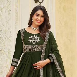 VASTRA COTTAGE Besticktes Georgette Anarkali-Kleid mit besticktem Georgette-Dupatta – Elegante ethnische Festtagskleidung für Damen - Product Image 2