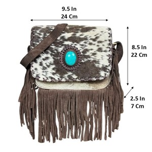 กระเป๋าสะพายไหล่หนังกลับขนสไตล์ตะวันตกสำหรับผู้หญิงพร้อมหินเทอร์ควอยซ์ - Product Image 2