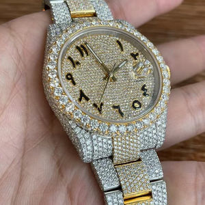 Reloj de Lujo con Incrustaciones de Moissanita, Esfera Dorada con Números Arábigos, Correa de Dos Tonos, Estilo Hip Hop, Aspecto de Diamantes - Product Image 2