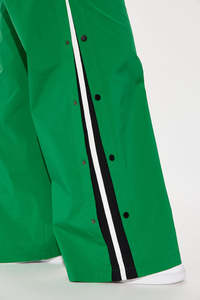 Pantalon unisexe vert à jambes larges avec boutons-pression sur le côté, décontracté et sportif, pour marque privée - Fabricant de pantalons pour hommes - Product Image 3