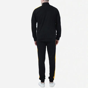 Conjunto Deportivo Unisex de Dos Piezas en Negro y Amarillo con Bloques de Color, Estilo Urbano, Cremallera Completa en la Chaqueta con Capucha y Pantalones Deportivos - Product Image 2