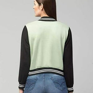 Chaquetas Varsity Cortas al por Mayor con Logotipo Personalizado, Chaquetas Varsity Cortas para Mujer, Estilo Moderno para Exteriores, OEM - Product Image 3