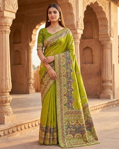 Sari Tradicional Indio con Bordado Paithani, Hecho con Materiales Reciclados, Moda Leranath para Bodas, Eventos Festivos y Funciones para Mujeres - Product Image 1