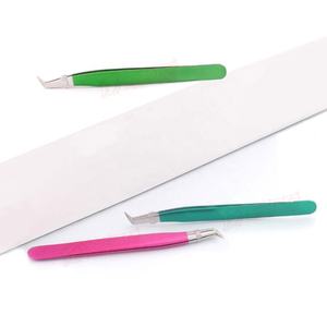 Pinzas profesionales para extensión de pestañas con agarre de diamante, Punta puntiaguda, servicios OEM de acero inoxidable, suministros de belleza de etiqueta privada - Product Image 2
