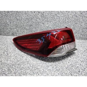 Feu arrière gauche extérieur d'occasion OEM 92401C1500 pour Hyundai Sonata - Product Image 1