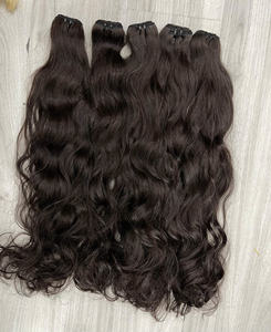 Produit phare : Mèches de cheveux humains bruts vietnamiens, ondulés naturels, extensions de cheveux en trame, cuticules intactes, approvisionnement en gros - Product Image 1