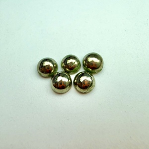 Lote al por mayor de gemas sueltas calibradas de pirita dorada natural de 6x6 mm, cabujón redondo con parte trasera plana para fabricación de joyas. - Product Image 2