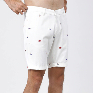 Pantalones Cortos Bermuda Blancos Bordados para Hombre con Diseño de Bandera, Cintura Media, Cierre de Botones, Estilo Casual - Product Image 1