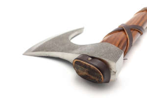 Hacha Tomahawk de Acero Inoxidable 1095 de Grado DIY con Mango de Madera Personalizable para Acampar al Aire Libre y Aplicaciones de Corte Industrial - Product Image 4