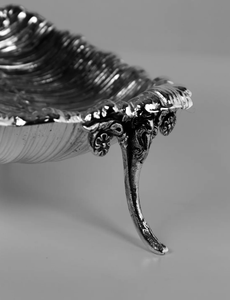 Oferta Especial: Plato de Caviar de Ostra con Bisagras, Bañado en Plata Antigua, con Patas y Centro de Perlas Plateadas, Venta al por Mayor para Proveedores - Product Image 2