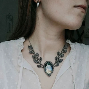 สร้อยคอทำมือจากเชือกมัดแบบมาคราเม่ ประดับจี้มุกน้ำจืดและโลหะผสมสังกะสี ดีไซน์ผีเสื้อทันสมัย สายโซ่ไม้ไผ่ ปรับขนาดได้ เครื่องประดับเสริมพลัง - Product Image 1