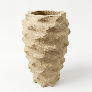 Vase de sol haut en papier mâché rustique, texturé, côtelé, urne organique sculpturale, pot de fleurs Wabi Sabi, décoration pour hôtel et maison - Product Image 1