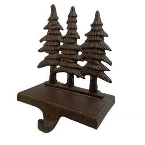 Soporte de metal de calidad premium para calcetines de Navidad, diseño de árbol de pino, color marrón antiguo, gancho para chimenea o repisa, para decoración del hogar. - Product Image 1