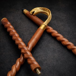 Bâtons de marche rustiques modernes en bois naturel écologique avec poignée en laiton poli, idéaux pour les cadeaux - Product Image 5