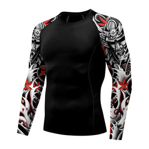 Rashguard personnalisé imprimé par sublimation intégrale à manches courtes, vierge, OEM, pour hommes, en polyester UPF 50, vente en gros - Product Image 5