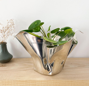 Vase à fleurs moderne en métal froissé en étain de haute qualité, décoration de table intérieure et extérieure, écologique, fait à la main, salon Azora - Product Image 5
