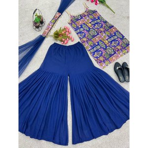 Ensemble de vêtements de fête pour femmes de marque, comprend un haut fantaisie, un dupatta et un sharara - Product Image 5