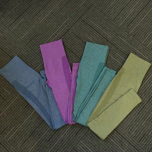 Conjunto de Yoga sin Costuras para Mujer, Top Corto de Secado Rápido, Shorts Color Durazno, Ligero, Elástico en Cuatro Direcciones - Product Image 5