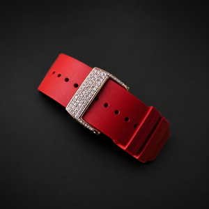 Bracelet de montre en caoutchouc rouge avec boucle diamantée |   Bracelet de montre personnalisé de luxe |   Bracelet Iced Out - Product Image 2